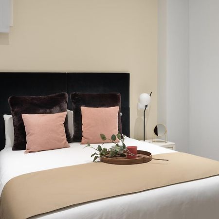 Carretas Apartments Madrid Exterior photo