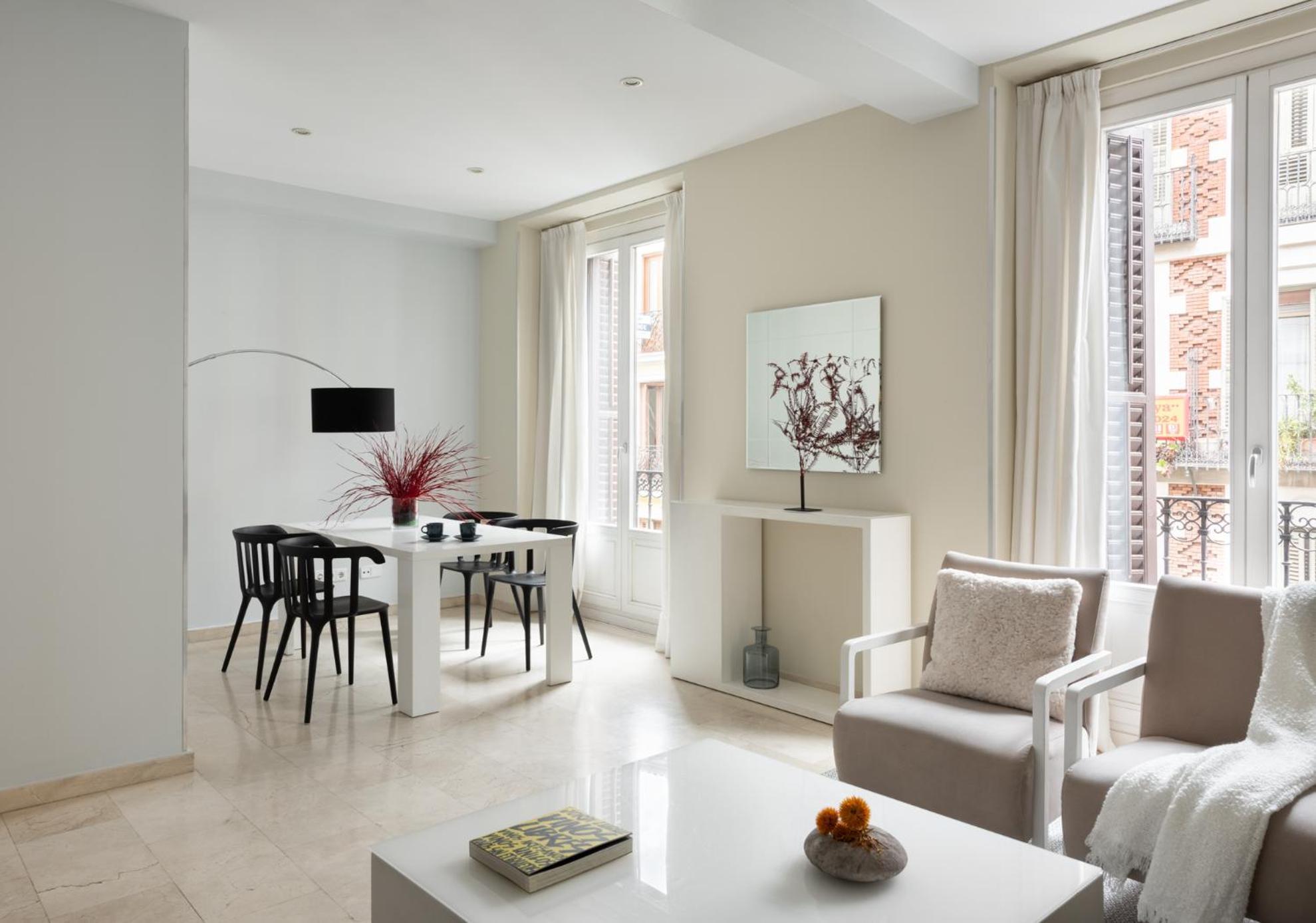 Carretas Apartments Madrid Exterior photo