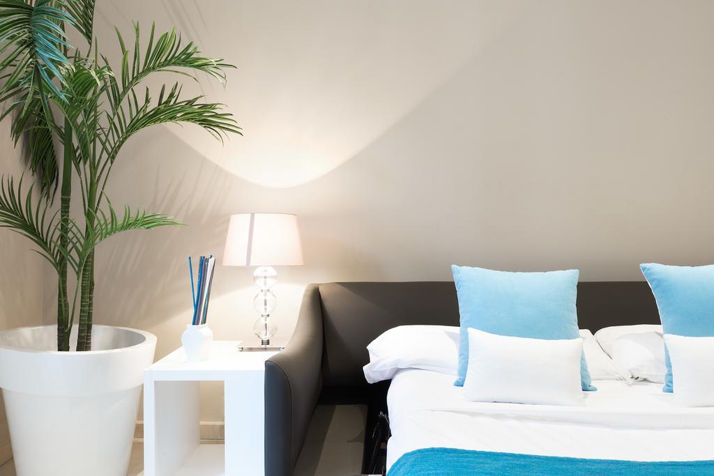 Carretas Apartments Madrid Exterior photo