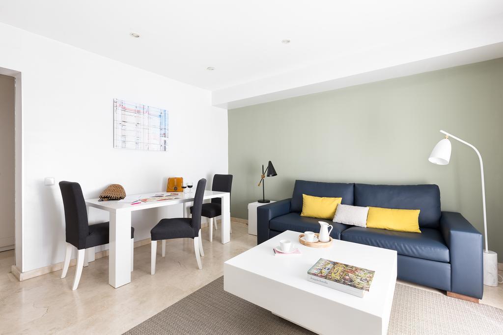 Carretas Apartments Madrid Exterior photo